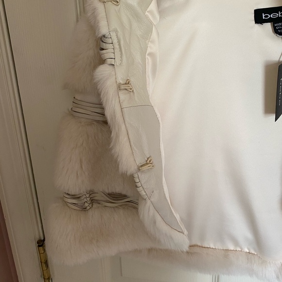 Bebe Bone Faux Fur Caplet w/ Leather Trim. Small - Picture 10 of 11